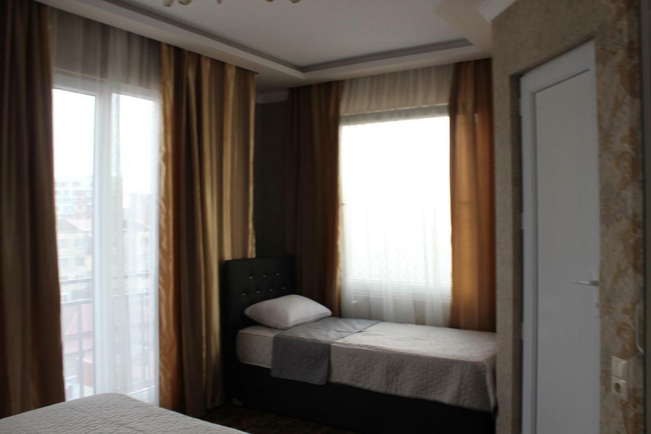 Union Hotel Batumi Luaran gambar